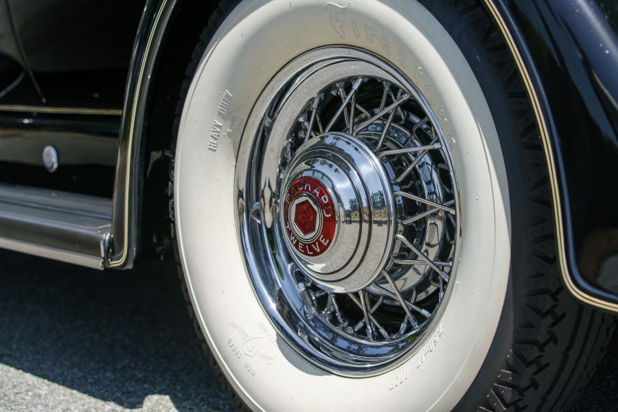 Колеса Packard Twelve Club Sedan (1107-736) 1934 года  (фото 3 из 38)